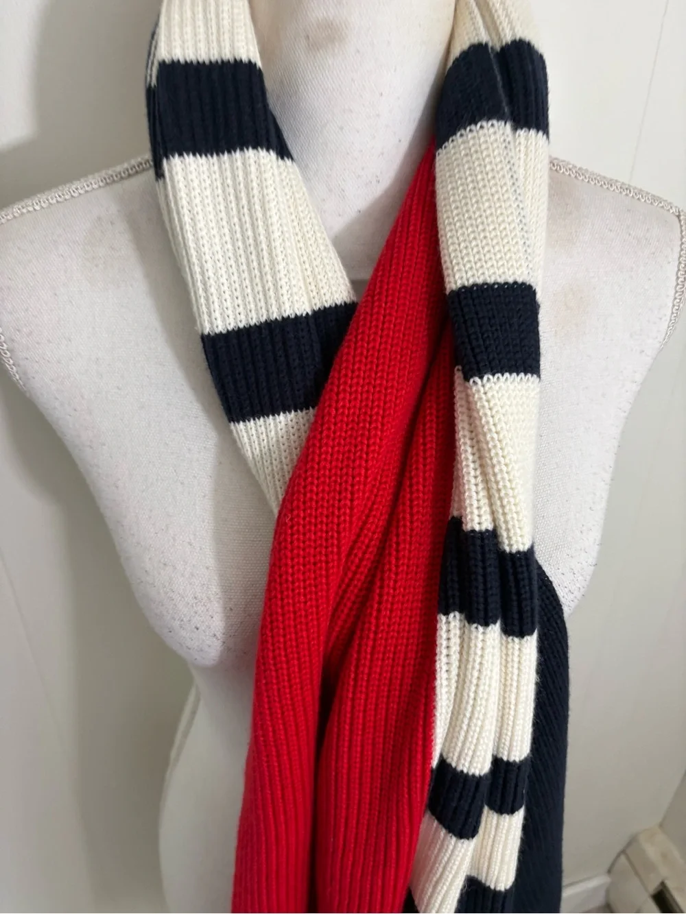 Tommy Hilfiger Navy, Cream & Red Striped Knit Scarf